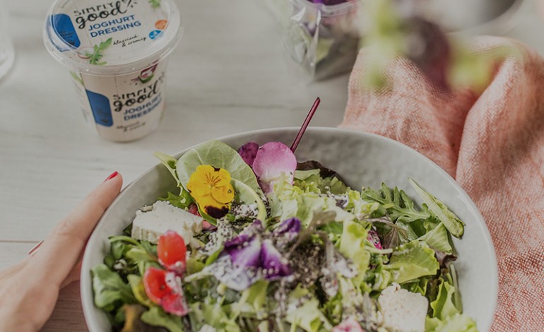 Blütenspiel Salat Inspiration Headerbild