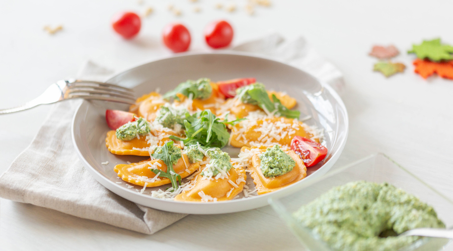 Cappelletti Tomate &amp; Mozarella mit Rucola-Ricotta Pesto