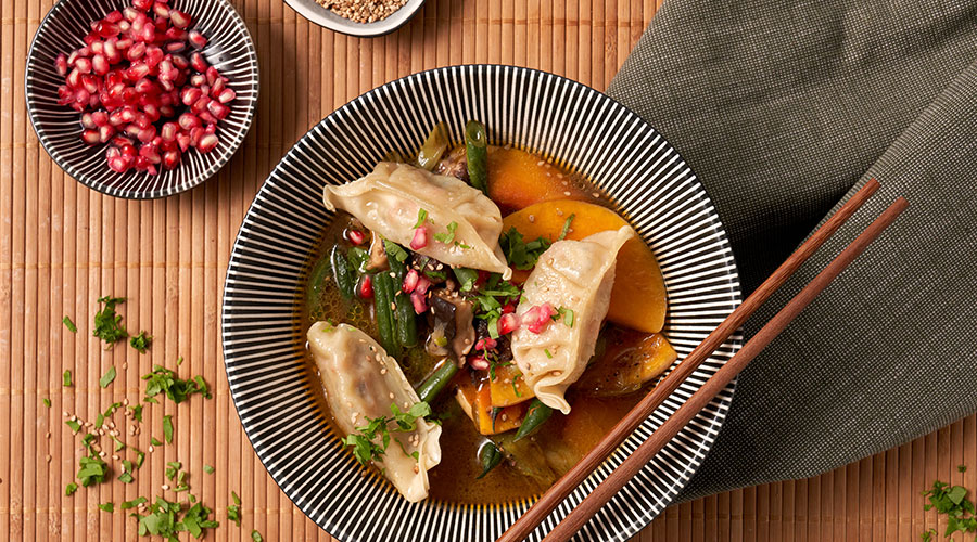 Herbstliche Miso-Suppe mit Gyoza